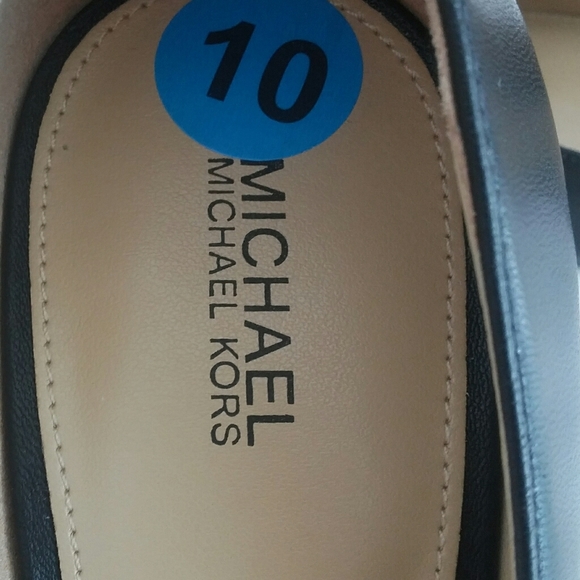 Shoes - Picture 4 of 4